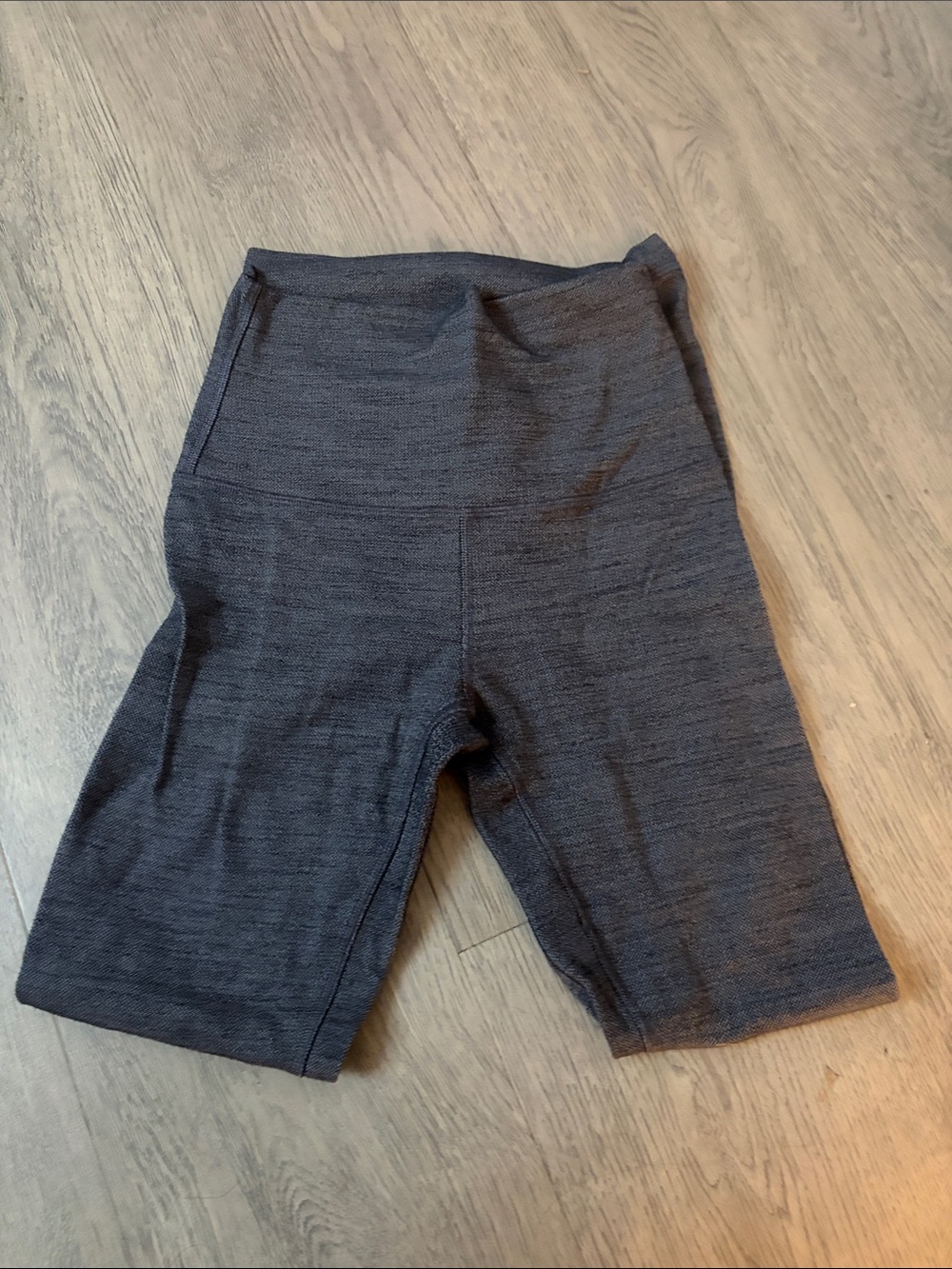lululemon athletica Menās Heathered Dark Gray Athletic Bike Shorts